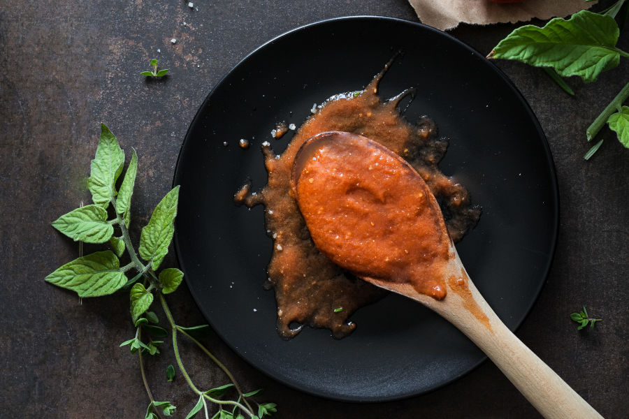 Receta de salsa de tomate casera básica para triunfar con cualquier pasta